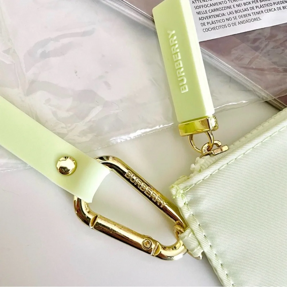 Burberry Wristlet/Cosmetic Bag‎ Light Green - Picture 4 of 6